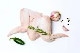 Ile kalorii ma skrzydełko z kurczaka? Poznaj szczegółowe dane