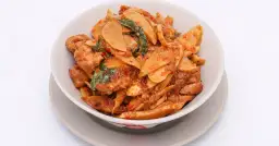 Zanurz się w smaku Tajlandii z kurczakiem w zielonym curry na obiad