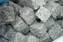 Jaka kostka granitowa na podjazd? Wybierz najlepszą opcję dla trwałości