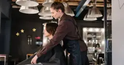 Filmowe fryzury: Jak kino kształtuje trendy w stylizacji?