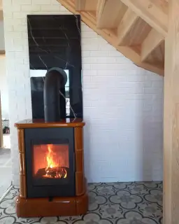 Ile miejsca na kominek potrzebujesz, aby uniknąć niebezpieczeństw?