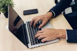 Jak zadać pytanie do sztucznej inteligencji, aby uzyskać najlepsze odpowiedzi