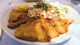 Najlepsze dania Wiednia: Gdzie zjeść i nie przepłacić w stolicy Austrii