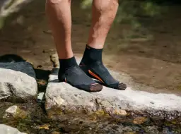 Jakie skarpetki, żeby noga się nie pociła? Odkryj skuteczne materiały