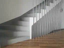 Jak pomalować betonowe schody wewnętrzne - najlepsze farby i porady