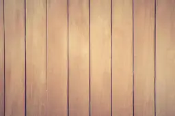 Skuteczne sposoby mycia boazerii drewnianej lakierowanej - sprawdzone porady