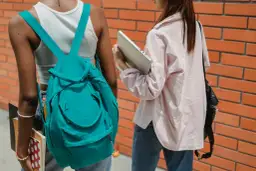 Jak wybrać plecak do szkoły? Poradnik zakupowy dla rodzica