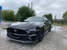 Ile kosztuje wypożyczenie Mustanga: kompletny cennik i porównanie modeli