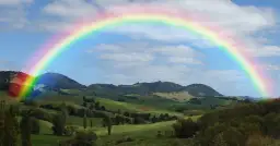 Fascynujące zjawisko tęczy: poznaj naukowe wyjaśnienie jej powstawania