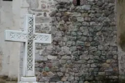 Pogoda na pogrzebie co oznacza - jak interpretować jej symbolikę