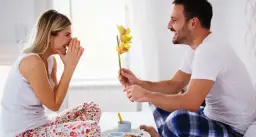 Najpiękniejsze sposoby jak zaskoczyć kobietę: 8 romantycznych pomysłów