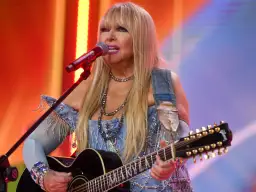 Kto śpiewa ten utwór? Odkryj wykonawcę ulubionej piosenki