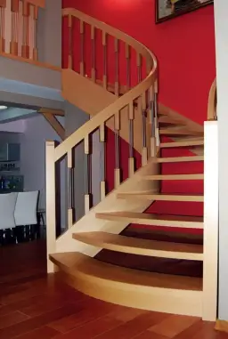 Koszt schodów drewnianych zabiegowych: ceny i czynniki wpływu