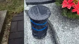 Jak zabezpieczyć wazon na cmentarzu przed mrozem, aby uniknąć zniszczeń