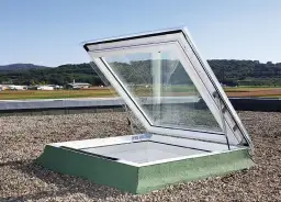 Okno na dach płaski: funkcjonalność i estetyka w Twoim domu