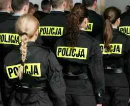 Jakie kroki podjąć, aby dostać się do policji i uniknąć niepowodzeń