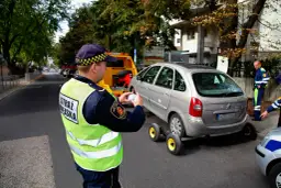 Ile kosztuje odholowanie auta przez policję i jak uniknąć dodatkowych wydatków