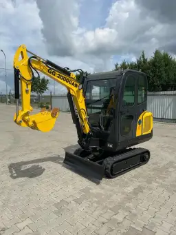 Ile kosztuje mini koparka? Ceny i czynniki wpływające na koszt