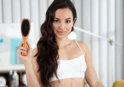 Jak wyczyścić szczotkę do włosów z kurzu i brudu - Poradnik
