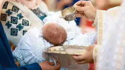 Ile kosztuje chrzest w kościele? Sprawdź, co wpływa na ceny