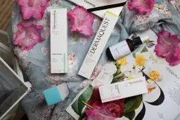 Najlepsze kosmetyki na trądzik różowaty – jak wybrać i uniknąć błędów w pielęgnacji