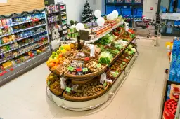 Regały warzywne - kluczowe informacje dla właścicieli sklepów spożywczych