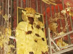 Bursztynowy ołtarz ile kosztował? Niezwykłe fakty i tajemnice finansowe