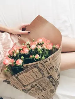 Jakie kwiaty na pierwszą randkę? 5 najlepszych wyborów i porady