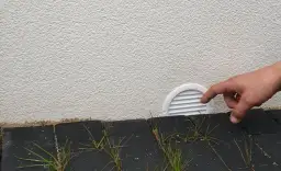 Na jakiej wysokości czerpnia powietrza do kominka zapewni bezpieczeństwo?