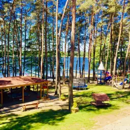 Wypoczynek nad jeziorem w Zachodniopomorskiem: najlepsze miejsca i atrakcje