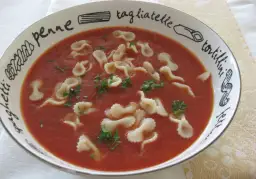 Czy zupa pomidorowa jest lekkostrawna? Odkryj jej zalety dla żołądka