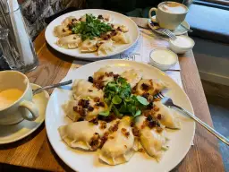 Poznańskie smaki: 10 wyjątkowych restauracji, które musisz odwiedzić