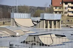 Skatepark Wałbrzych: Wszystko, co musisz wiedzieć o R 26 Park