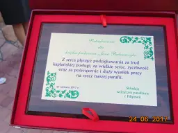 Jak pięknie pożegnać księdza z parafii? Poznaj gotowe przykłady przemówień