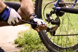 Jak napompować rower prawidłowo: poradnik dla początkujących rowerzystów