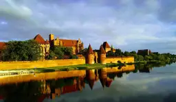 Co ciekawego w Malborku? Zamek, bulwar i atrakcje dla rodzin