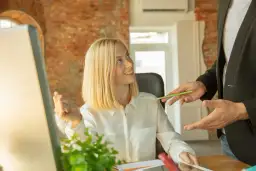 Jak doradca kredytowy pomaga w wyborze najkorzystniejszej oferty finansowej?