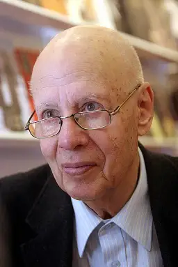 Imię Axera reżysera teatralnego – poznaj fascynującą biografię Erwin Axera