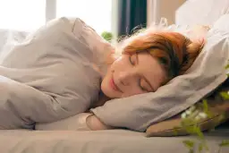 Jaki materac jest najzdrowszy do spania? Uniknij bólu kręgosłupa!