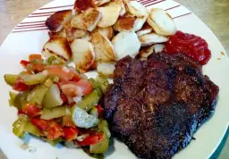 Domowy stek z karkówki na patelni: przepis na idealnie soczyste mięso