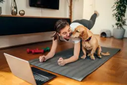 Jak poprowadzić rozgrzewkę na wf, aby uniknąć kontuzji uczniów