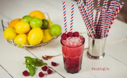 Najlepsze drinki z syropem malinowym, które zachwycą Twoje podniebienie