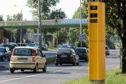 Fotoradar znak: Co musisz wiedzieć o ostrzeżeniach na drodze