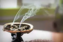 Jak oczyścić aurę i odzyskać równowagę emocjonalną – proste metody