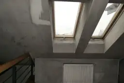 Dlaczego po pożarze nie warto samodzielnie zmywać sadzy?