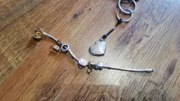 Jak otworzyć bransoletkę Pandora serce - proste kroki, które musisz znać