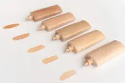 Jaki korektor na zaczerwienienia? Sprawdzone produkty, które działają