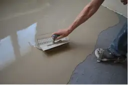 Jak położyć wylewkę samopoziomującą, aby uniknąć błędów i uzyskać idealny efekt