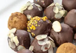 Prosty przepis na pyszne kule czekoladowe – zrób je szybko w domu!