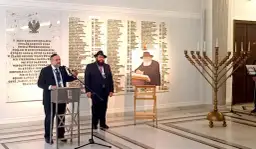 Dlaczego świece chanukowe w sejmie? Symbolika i znaczenie w Polsce